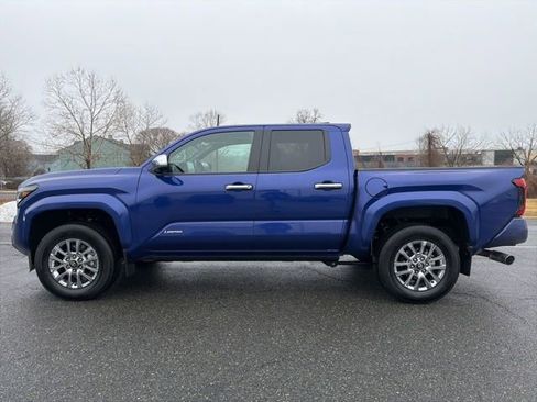 Used 2025 Toyota Tacoma Limited image 5