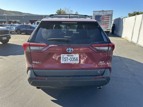 Used 2024 Toyota RAV4 XLE image 3