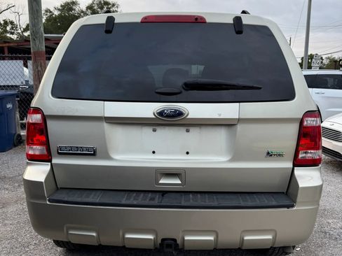 Used 2011 Ford Escape XLT w/ Class II Trailer Tow Pkg image 10