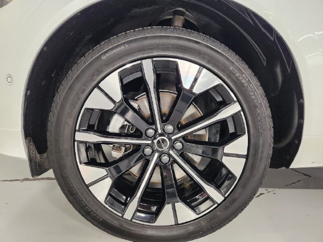 Certified 2026 Volvo XC60 B5 Plus AWD/4WD image 8