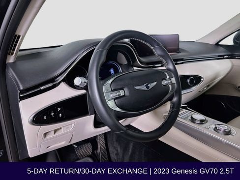 Used 2023 Genesis GV70 2.5T w/ Select Package AWD/4WD image 11