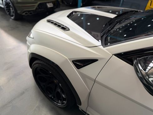 Used 2019 Lamborghini Urus AWD/4WD image 15