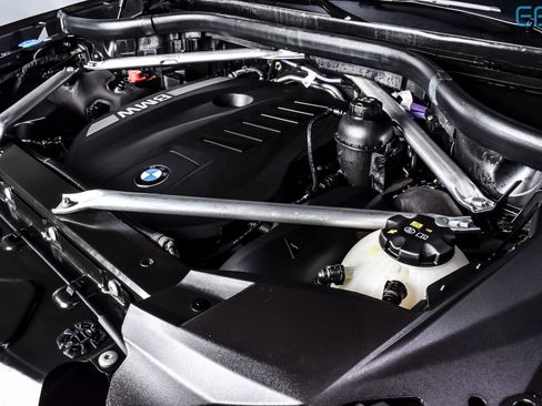 Used 2024 BMW X7 xDrive40i w/ M Sport Package image 12