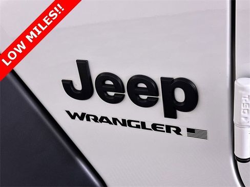 Used 2024 Jeep Wrangler Sport S image 32