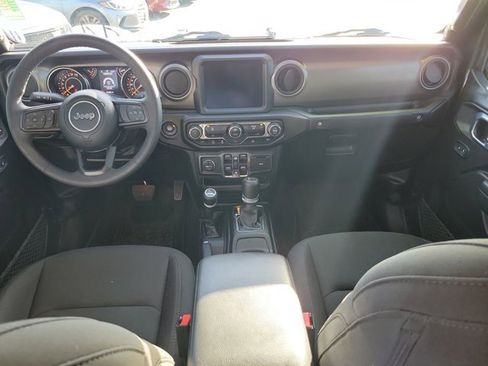 Used 2023 Jeep Gladiator Sport image 21