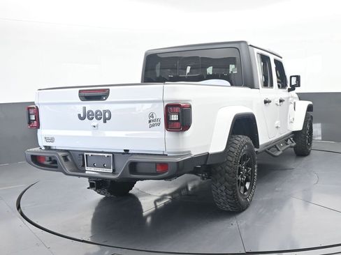 Used 2024 Jeep Gladiator Sport AWD/4WD image 5