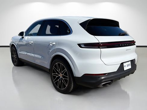 Used 2025 Porsche Cayenne image 5