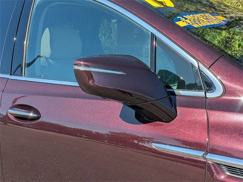 Used 2019 Buick Enclave Essence image 11