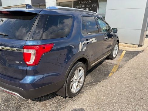 Used 2017 Ford Explorer Limited w/ Equipment Group 301A AWD/4WD image 3