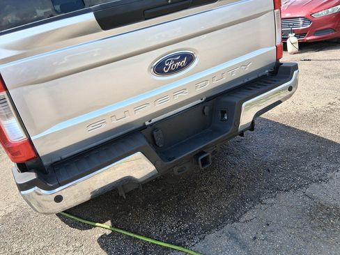 Used 2017 Ford F250 Lariat w/ Lariat Ultimate Package AWD/4WD image 14