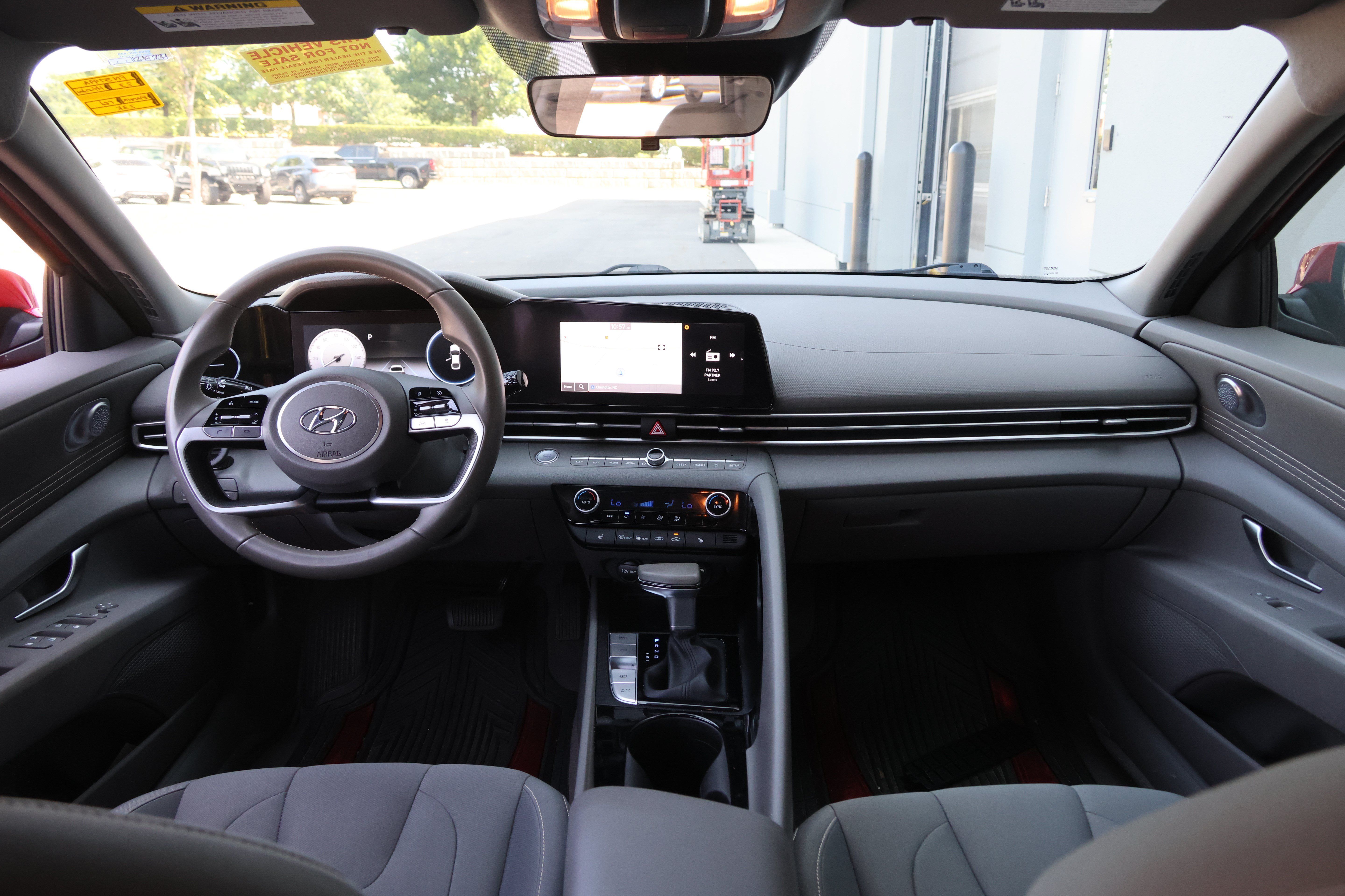 Used 2023 Hyundai Elantra SEL w/ Convenience Package FWD image 15