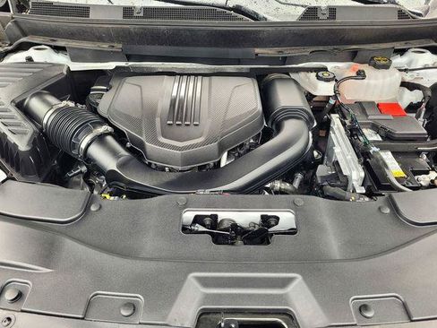 Used 2025 Chevrolet Traverse LT FWD image 27