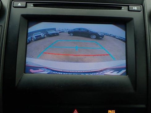 Used 2017 Toyota Camry SE image 15