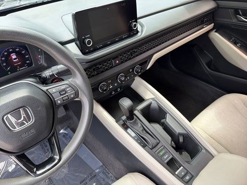Used 2025 Honda Accord LX image 18