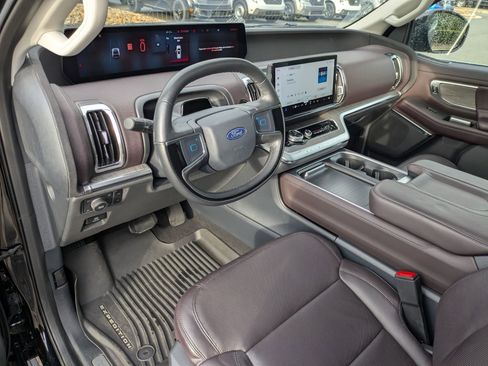 Certified 2025 Ford Expedition Platinum w/ Platinum Ultimate Package AWD/4WD image 14