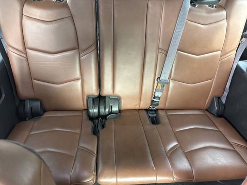 Used 2017 Cadillac Escalade ESV Luxury RWD image 24
