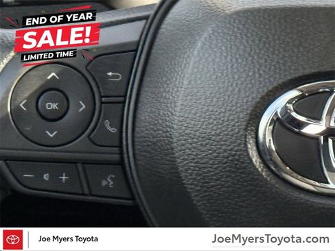 Used 2025 Toyota Corolla LE image 12