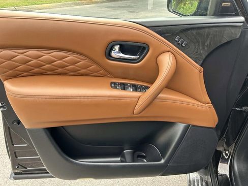 Used 2018 INFINITI QX80 2WD w/ Deluxe Technology Package image 26