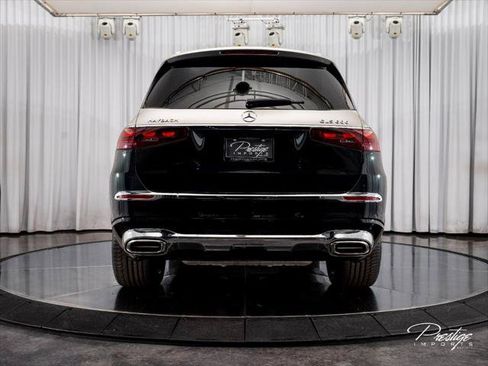 Used 2024 Mercedes-Benz Maybach GLS 600 4MATIC image 13
