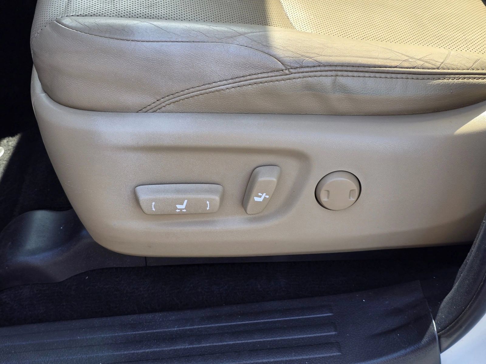 Used 2015 Toyota 4Runner Limited RWD image 23