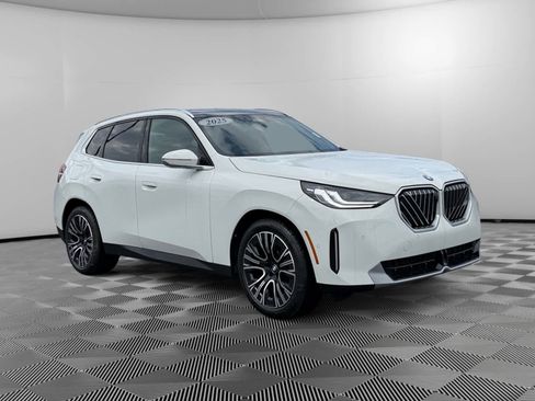 Used 2025 BMW X3 xDrive30i w/ Premium Package image 7