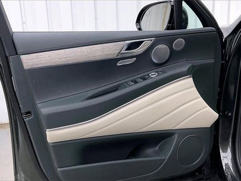 Used 2025 Genesis GV80 3.5T Prestige image 21