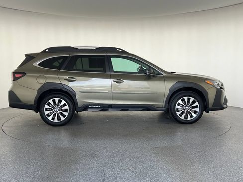 Certified 2025 Subaru Outback Limited AWD/4WD image 2