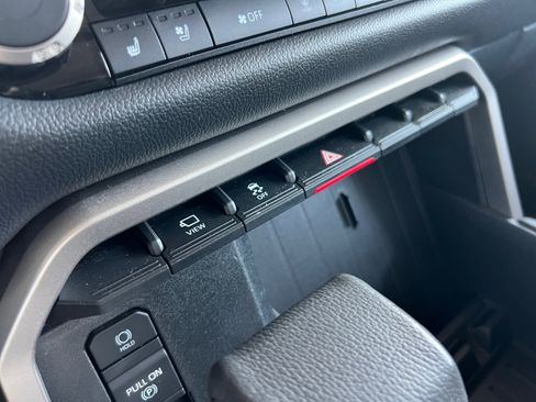 Used 2024 Toyota Tundra Limited image 24