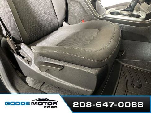 Used 2022 Chevrolet Colorado LT w/ LT Convenience Package AWD/4WD image 25