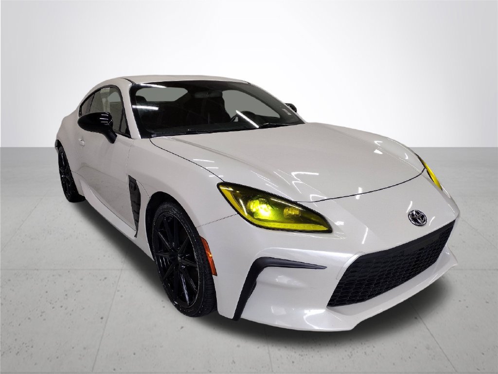 Used 2023 Toyota GR86 Premium w/ ALL Weather Mat Package (TMS) RWD image 4