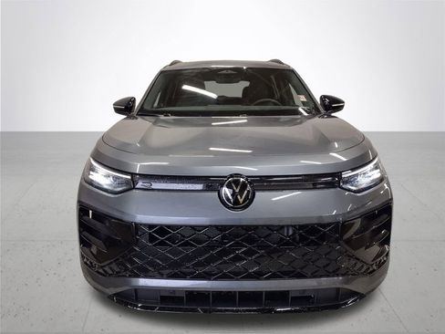 New 2026 Volkswagen Tiguan SE R-Line AWD/4WD image 3