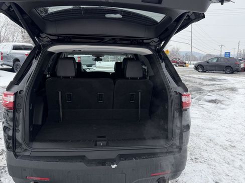 Used 2020 Chevrolet Traverse LT image 20