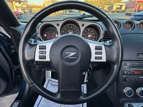 Used 2007 Nissan 350Z Touring RWD image 16