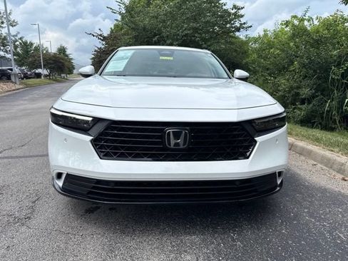 Used 2023 Honda Accord EX-L image 3