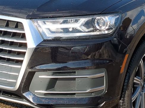 Used 2018 Audi Q7 3.0T Premium image 18