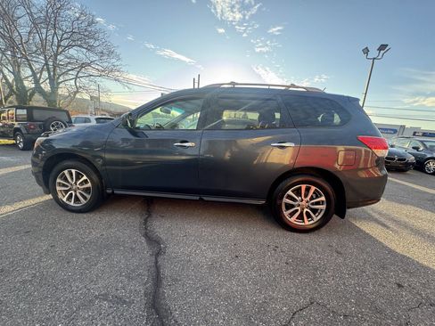 Used 2015 Nissan Pathfinder SV w/ Cargo Package image 3