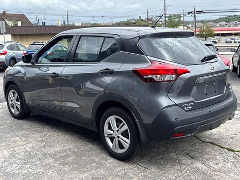 Used 2020 Nissan Kicks S image 4