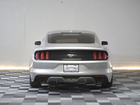 Used 2017 Ford Mustang Premium image 4