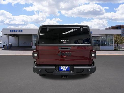 Used 2021 Jeep Gladiator Sport AWD/4WD image 4