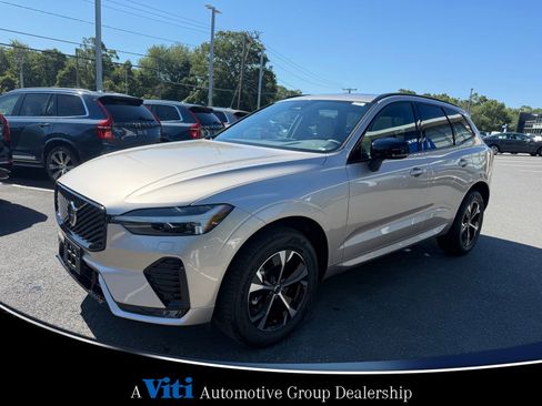 Used 2026 Volvo XC60 B5 Core w/ Protection Package Premier image 4