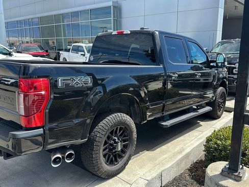 Used 2022 Ford F250 XLT w/ Black Appearance Package AWD/4WD image 2