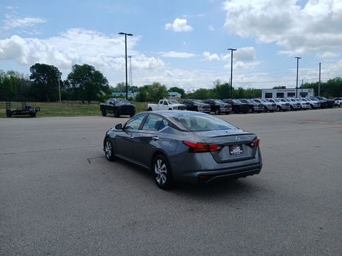 Used 2022 Nissan Altima 2.5 S FWD image 6