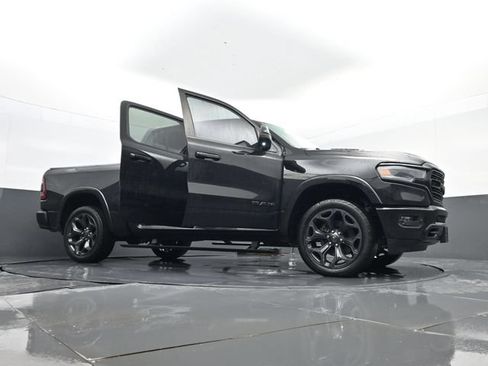 Used 2020 RAM 1500 Limited w/ Black Appearance Package AWD/4WD image 32