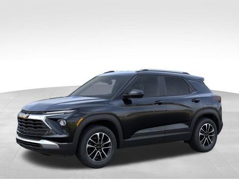 New 2026 Chevrolet TrailBlazer LT w/ LT Cold Weather Package AWD/4WD image 2