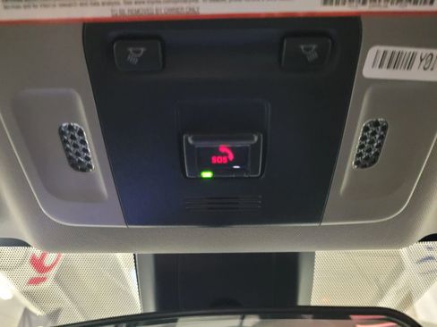 Used 2022 Toyota Camry SE image 39