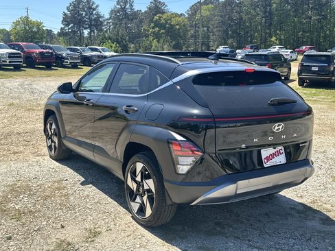 Used 2025 Hyundai Kona Limited AWD/4WD image 7