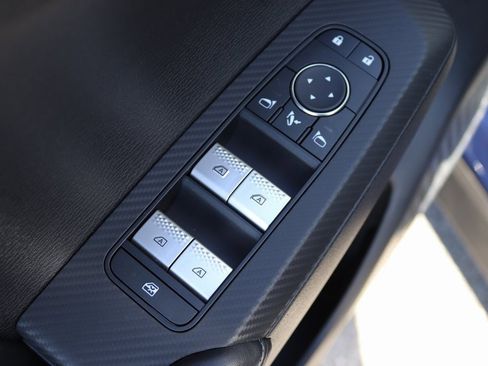 Used 2025 Mitsubishi Outlander SE image 7