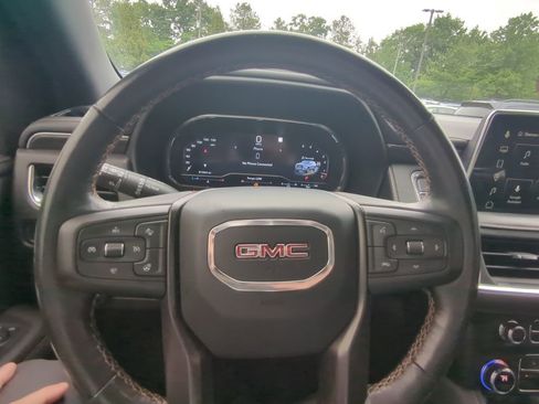 Used 2023 GMC Yukon XL AT4 w/ Technology Package AWD/4WD image 13