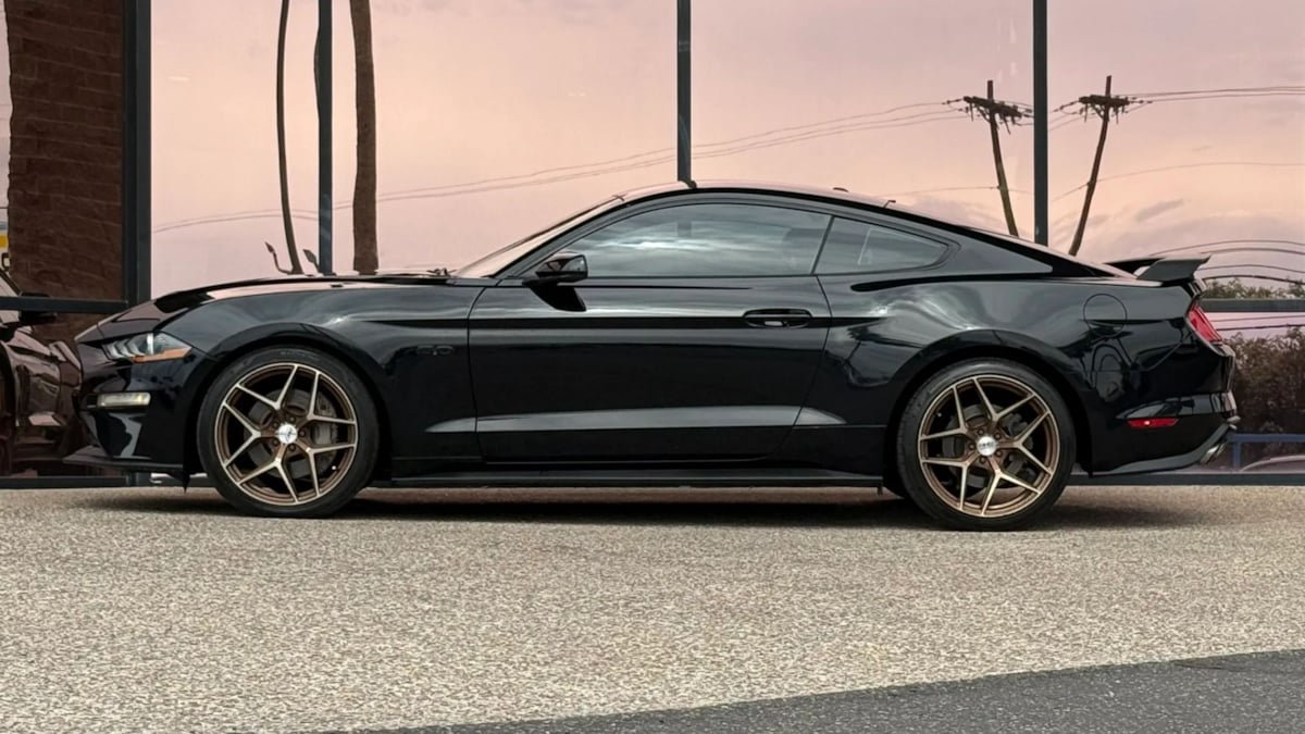Used 2019 Ford Mustang GT RWD image 5