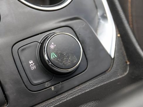 Used 2021 Chevrolet Traverse LS FWD image 22
